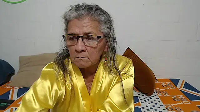 XXX chat uživo modela candy_mature_