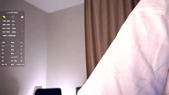 Chat +18 de EffieHenri ao vivo