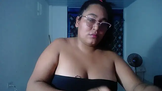Chat +18 de sirena_15 ao vivo
