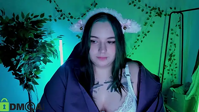 Mia_R0ss élő XXX-chatje