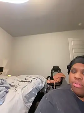 Exotic_Queen_ Adlı Modelin Canlı XXX Sohbeti