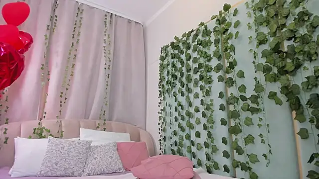 Love_is_Lola 即時 XXX 聊天