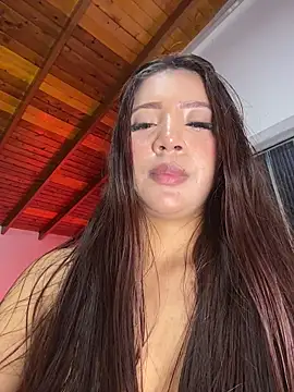 Pushaina__1 Show Webcam