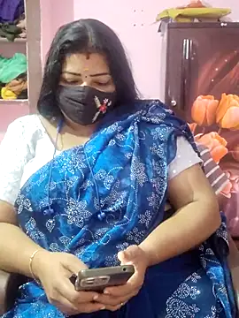 tamil_lathikaaa webkamerás műsora