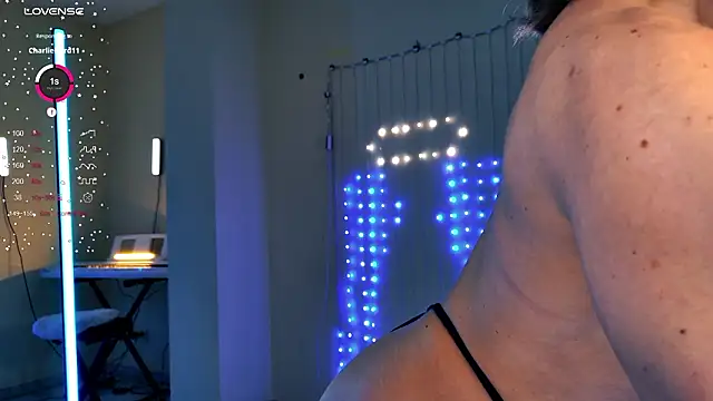 Arielle__03 Show Webcam