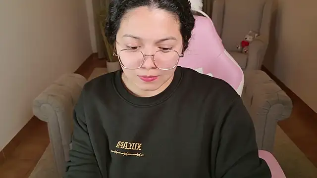 SelenaBlumX 即時 XXX 聊天