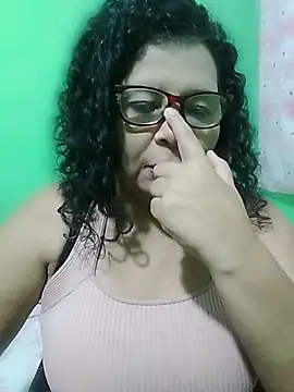 Amarantha25 élő XXX-chatje