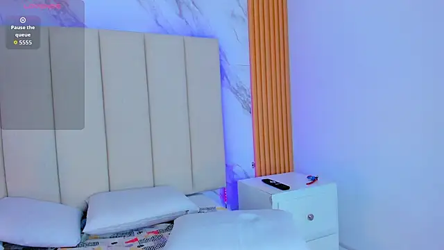 aggy_castel Adlı Modelin Canlı XXX Sohbeti