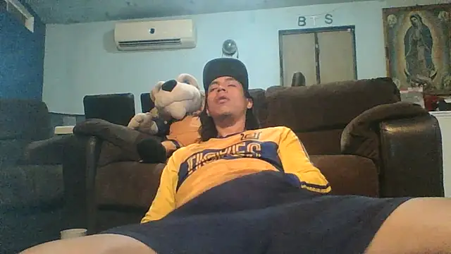 AlexAlejandro13's Webcam Show