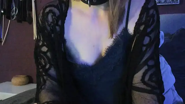 Biene Adlı Modelin Web Kamerası Şovu