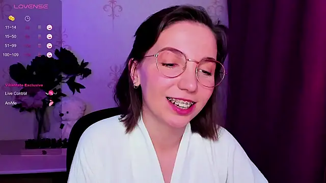 Chat +18 de KindHazelHere_ ao vivo