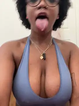 Chat XXX en directo de mochamimi