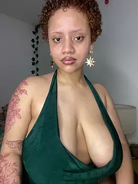 Chat +18 de Charlotee_ ao vivo