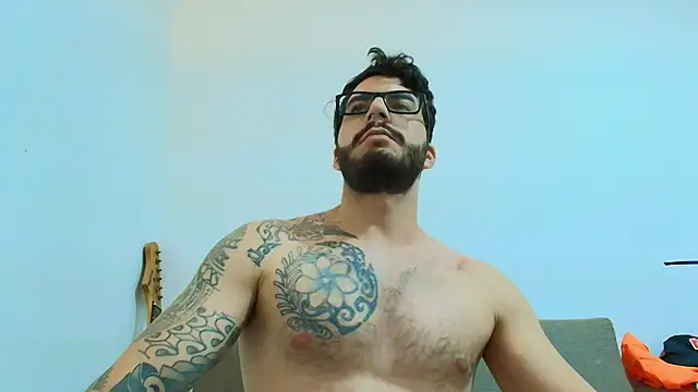 Chat XXX en directo de thomas_gun