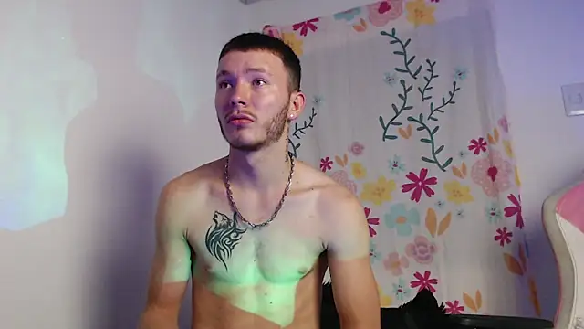 Ariana_Esteban07: онлайн-секс-чат