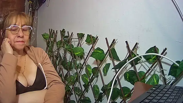 دردشة nicoltatiana_ الجنسية المباشرة