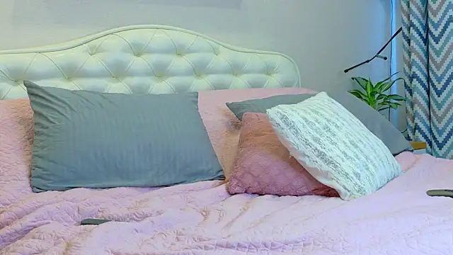 LadySweetWife's Live XXX Chat