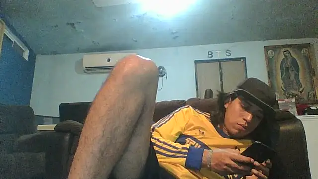 AlexAlejandro13のライブXXXチャット