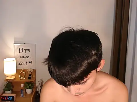 asian_dai Pertunjukan Webcam