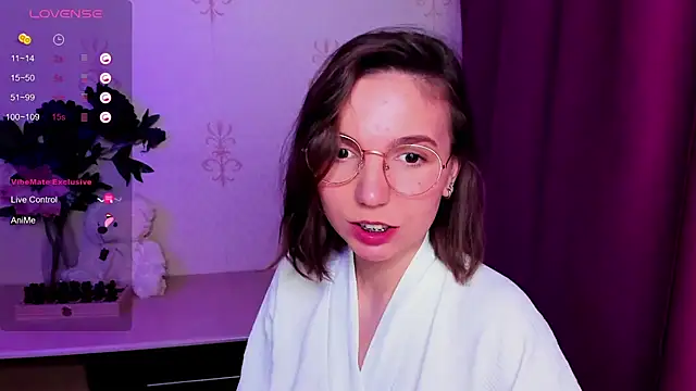 Chat XXX Live KindHazelHere_