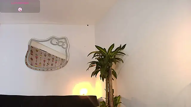 lucianaglow_のライブXXXチャット