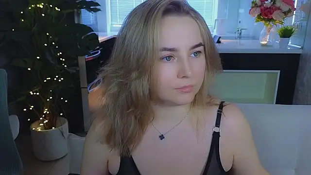 Mira_Mermayd Chat XXX in diretta