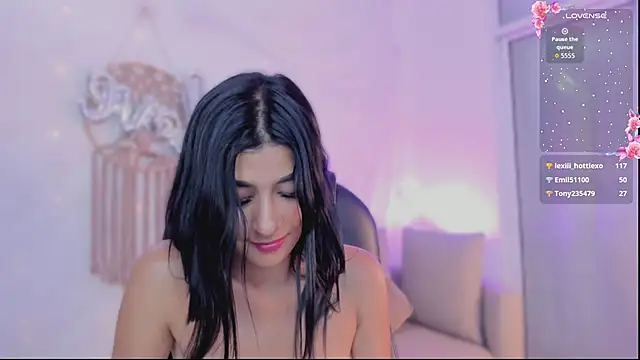 Ginni_charlotten Webbikameraesitys