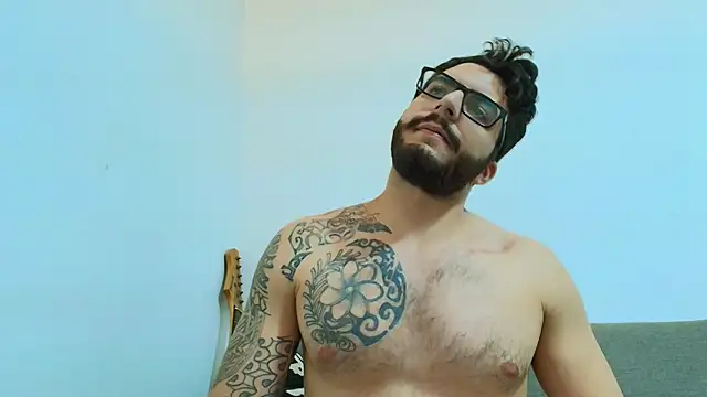 Chat XXX ao vivo de thomas_gun