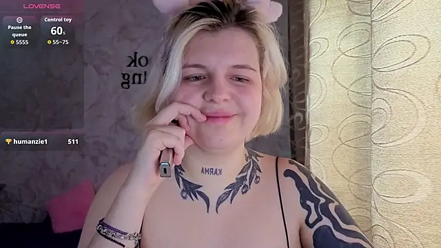 lana_shadow Pertunjukan Webcam