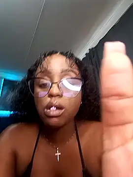 Queen-Chocolate Adlı Modelin Canlı XXX Sohbeti