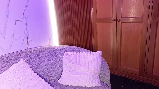 Show modela dulcetorresvg na web-kameri