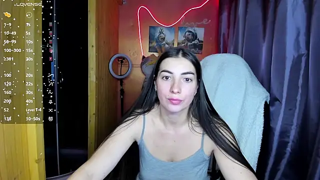 Chat +18 de Fiery_Brunette_ ao vivo