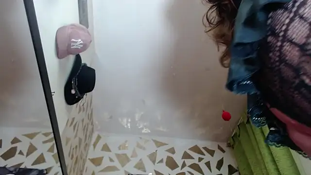 Kazsandraan Live XXX chat