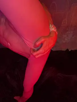 1NikiVegas Adlı Modelin Canlı XXX Sohbeti