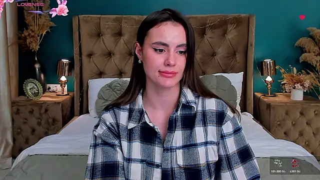 Онлайн чат XXX CalyMoon