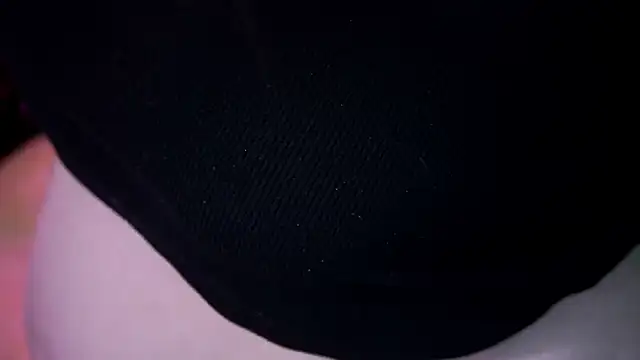 ZaraReignnのウェブカメラショー