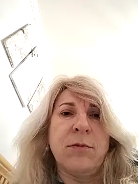 Chat XXX en directo de AhlyssaLove1155