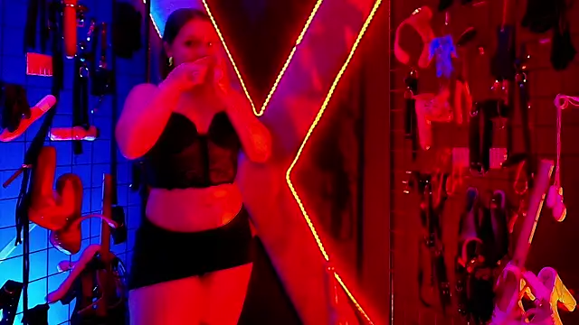 Candyqueen_bdsm_: онлайн-секс-чат