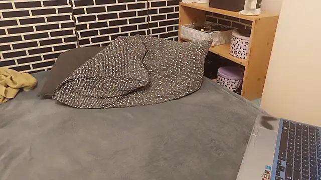 Spatgirl Chat XXX live