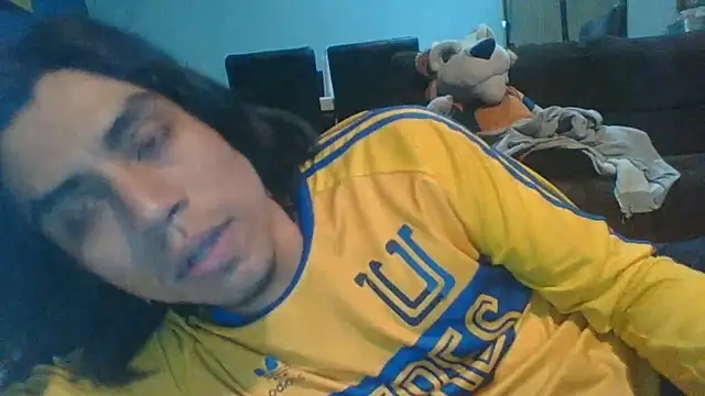 AlexAlejandro13 élő XXX-chatje