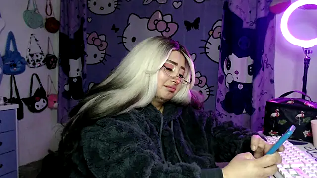 lussyevans24: онлайн-секс-чат