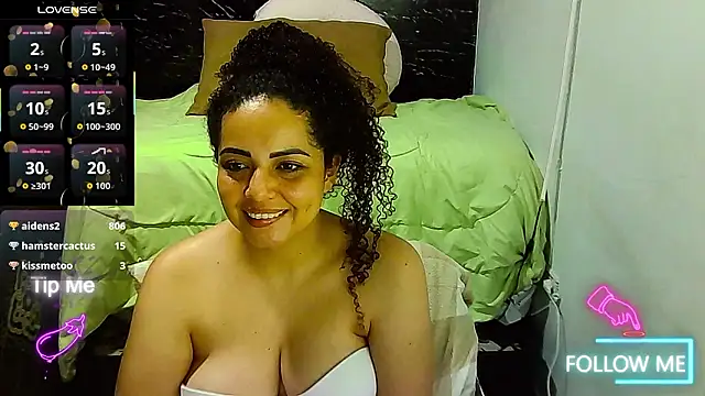 _naughty_milf's Live XXX Chat