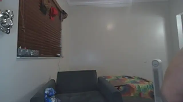 Zander823: διαδικτυακό σόου στην κάμερα