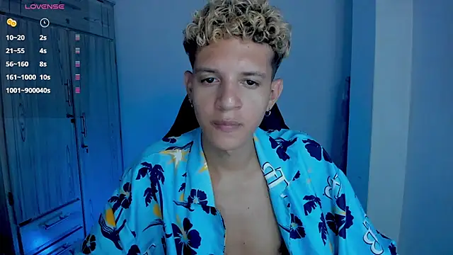tylernova live XXX chat