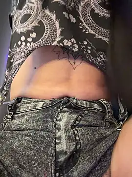 Show modela Camistar18 na web-kameri