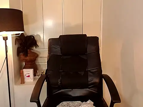 majesty_iyah Pertunjukan Webcam