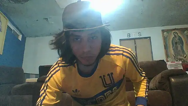 AlexAlejandro13 Adlı Modelin Canlı XXX Sohbeti