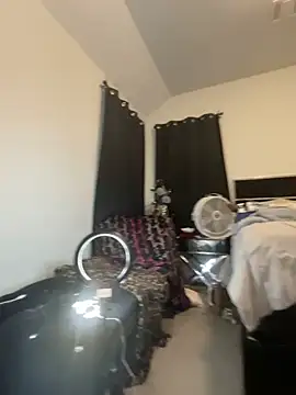 Exotic_Queen_ Chat XXX in diretta