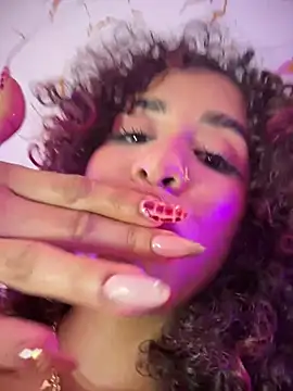 دردشة Woo_isDaphne الجنسية المباشرة