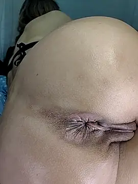 Chat XXX en directo de estrella_tasty